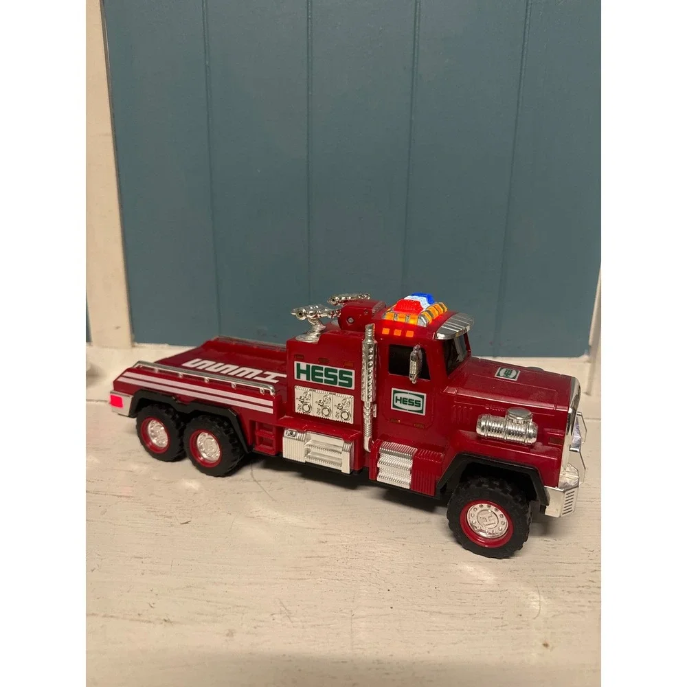 2015 HESS Toy Truck‎ Emergency Tow Truck Lights Red